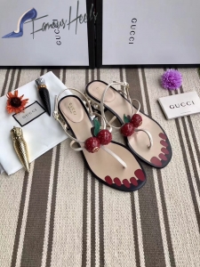 Gucci Flat Sandals 001